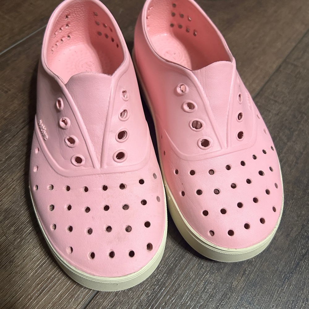Native Kids Jefferson Slip-On Water Shoes - Pink & White - Size J2